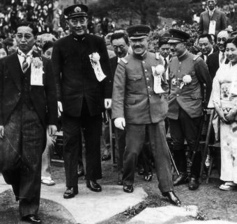 1938年6月，中央二人为米内光政和板垣