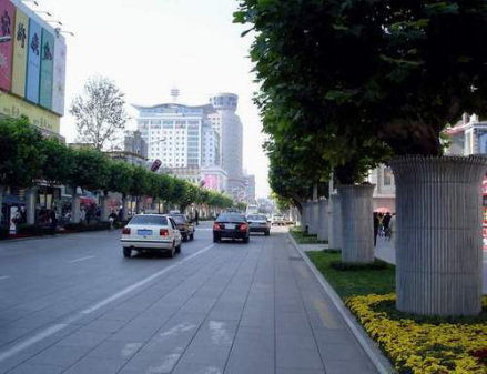 泉城路 Quancheng Rd.