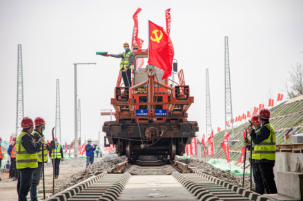 建设中的济莱高速铁路