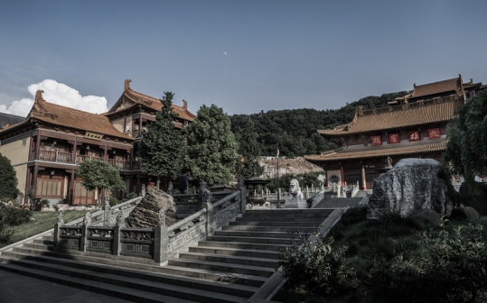 方山风景区：定林寺