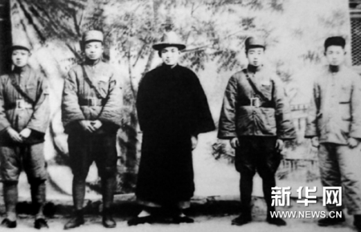 1932年3月习仲勋从事兵运工作时与刘希贤、刘书林